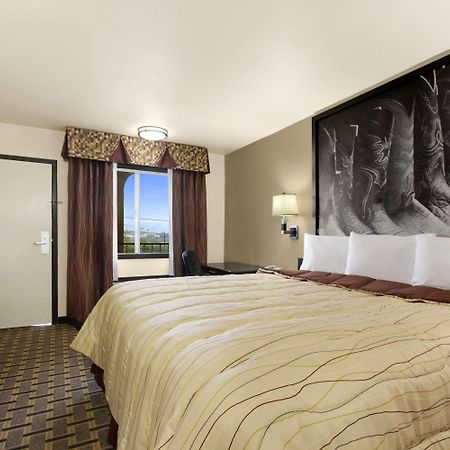 Super 8 By Wyndham Fort Worth Tx Rom bilde